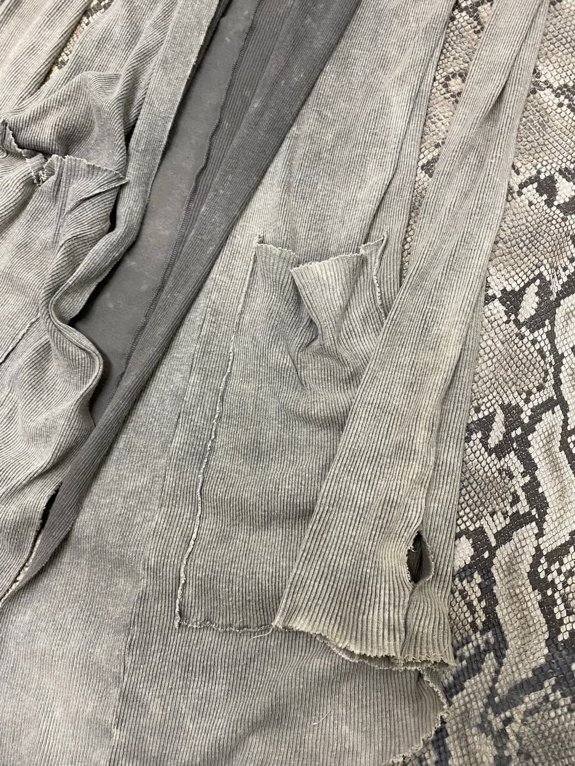 [L.G.B]00’s Archive BackCross Long Cardi 상품이미지5