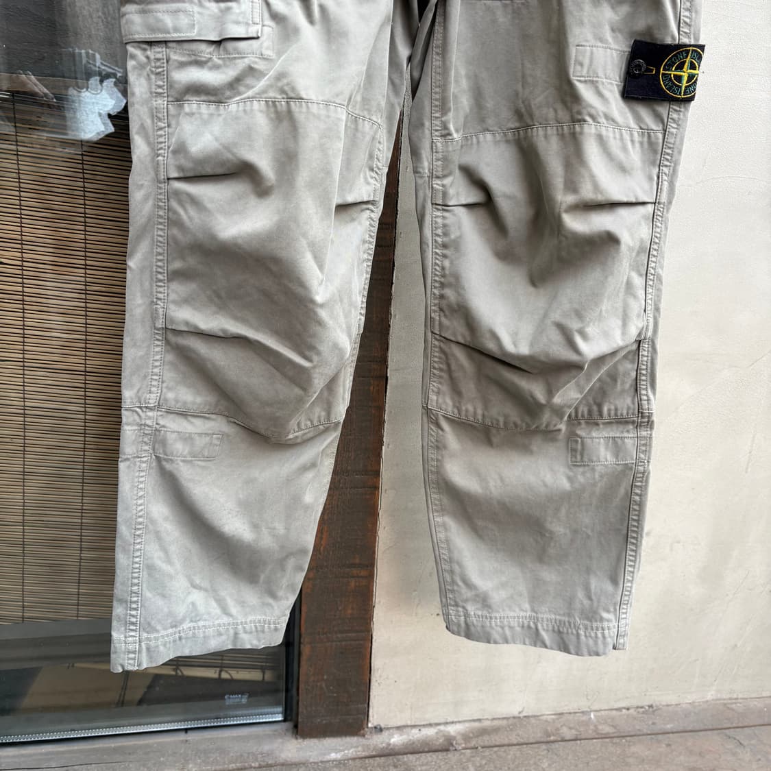 스톤아일랜드 페이딩 올리브 테크니컬 카고 팬츠 상품이미지4