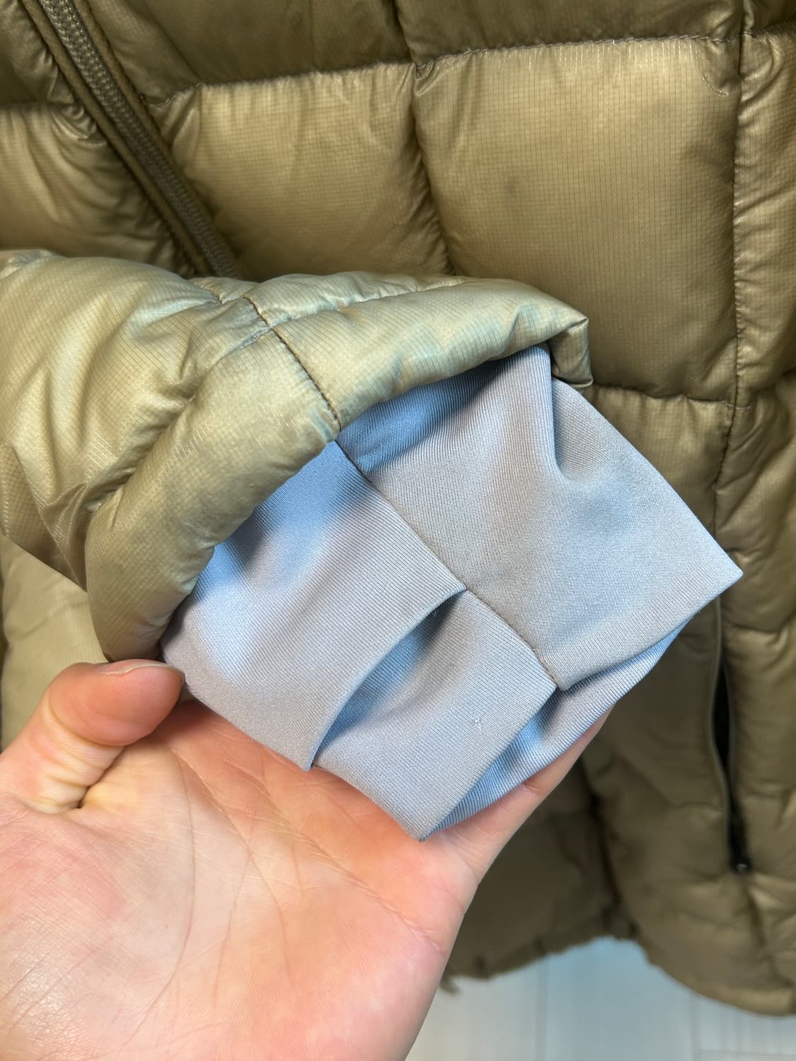 999휴머니티 모듈러 라이트 구스 푸퍼 카키 2(M) 상품이미지3