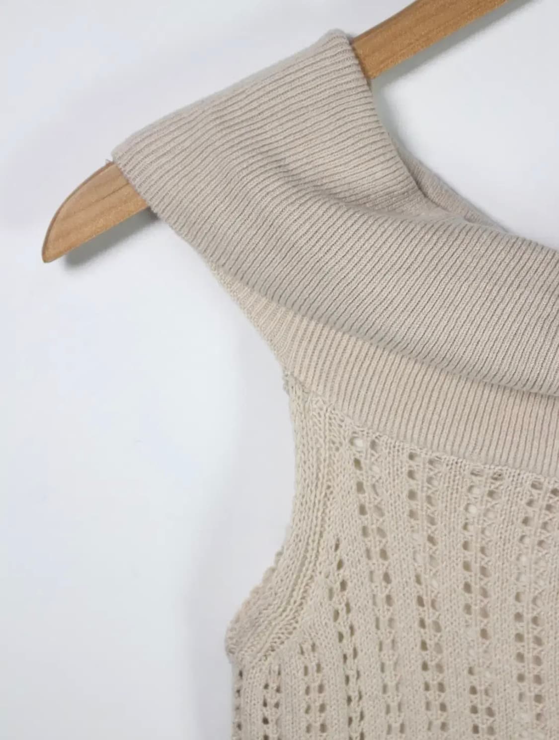 LIP SERVICE 립서비스 베이지 슬리브리스 니트 탑 상품이미지2