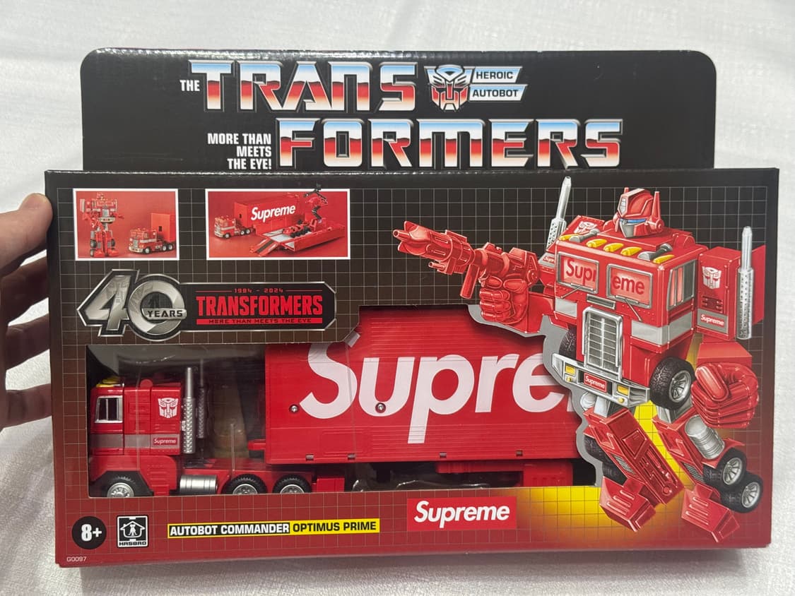 슈프림 x 트랜스포머 옵티머스 프라임 상품이미지1