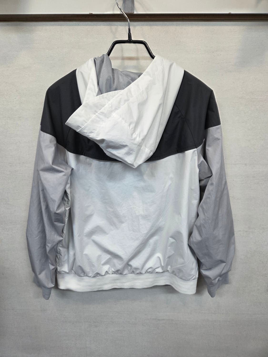 나이키 키즈 주니어 윈드러너 바람막이 후드자켓 75 여성 xs 상품이미지2