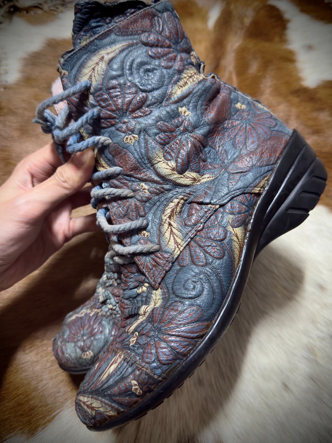 Flowers Embossing sheep Leather Boots 상품이미지4