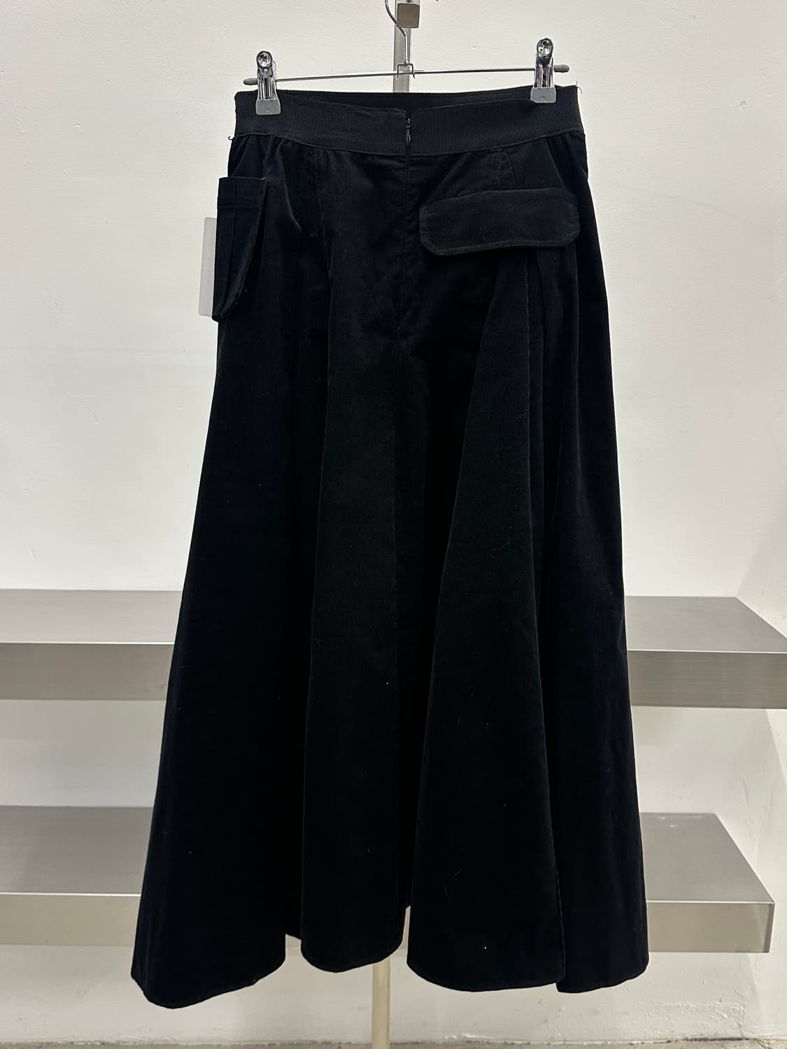 타임 블랙 코듀로이 포켓 롱 스커트  상품이미지5