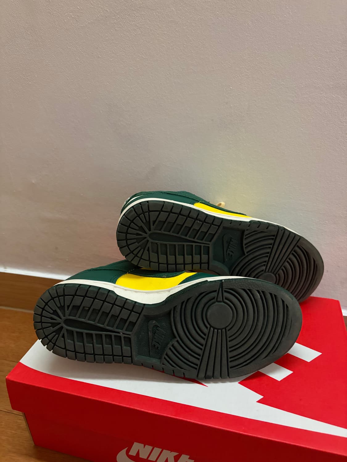 나이키 덩크 로우 그린/옐로우 색상 240mm 사이즈 상품이미지5