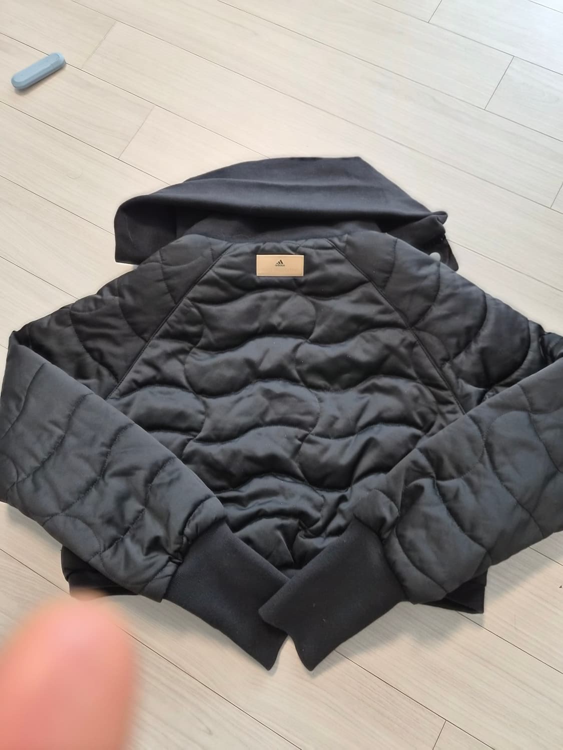 아디다스 바이 스텔라 맥카트니 퀼팅 후드 크롭 패딩 상품이미지3