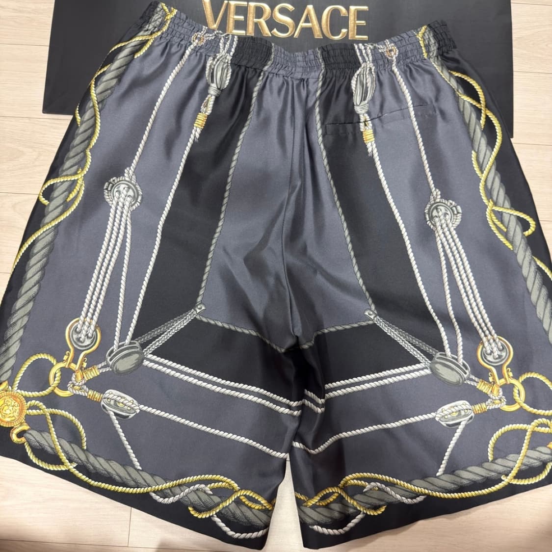 VERSACE 베르사체 실크 셔츠+반바지 셋업 상품이미지7