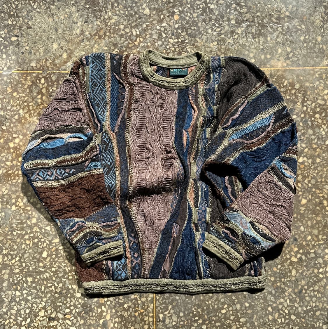 쿠지 3D 니트 스웨터 L 상품이미지1