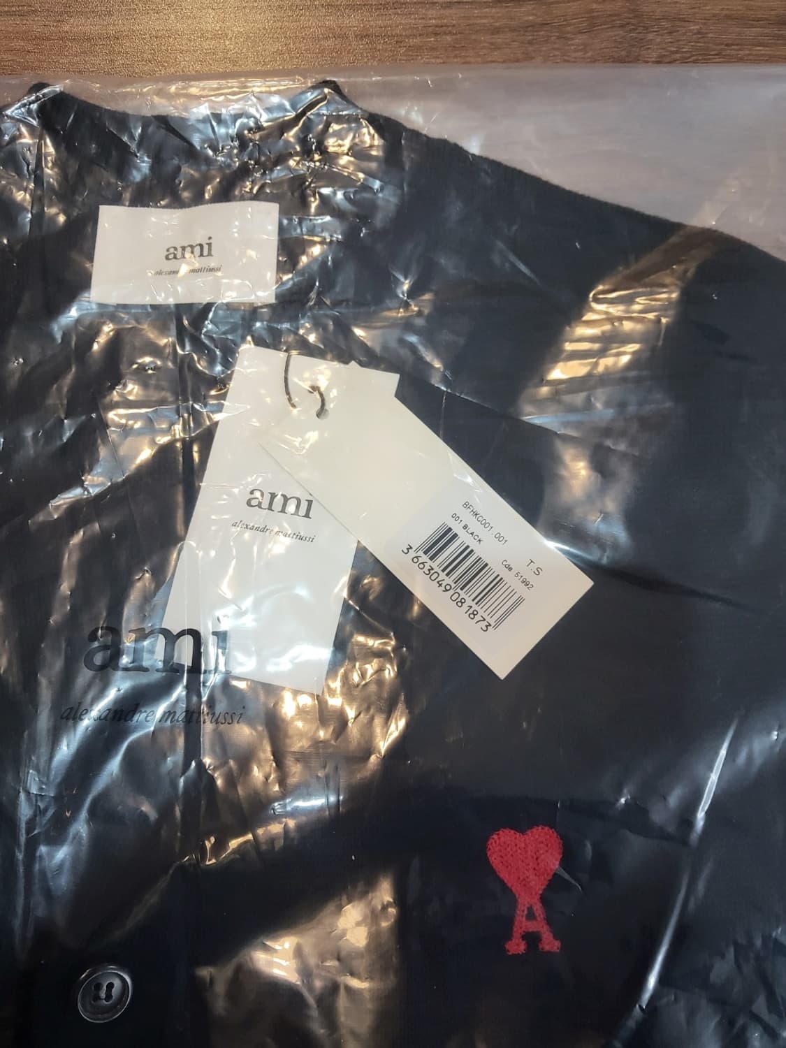 새상품)ami (QR코드) 아미 가디건 블랙색상 판매합니다 상품이미지2