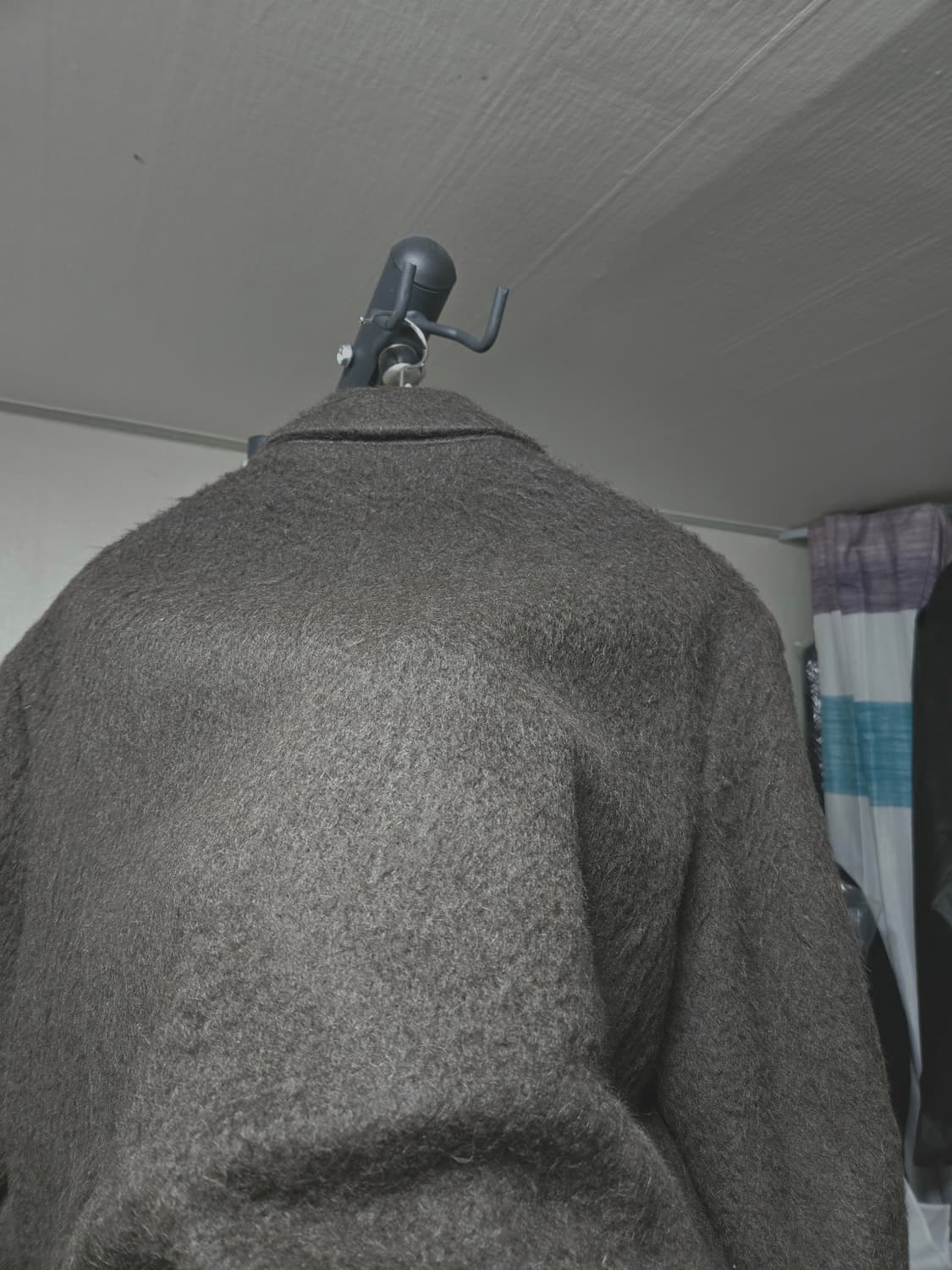 인사일런스 L 헤어리 알파카 오버사이즈 코트 DARK BROWN 브라운 상품이미지9