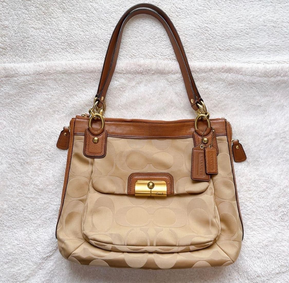 코치 시그니처 숄더백 / 코치 가방 / 코치숄더백 / 코치 크로스백 상품이미지2