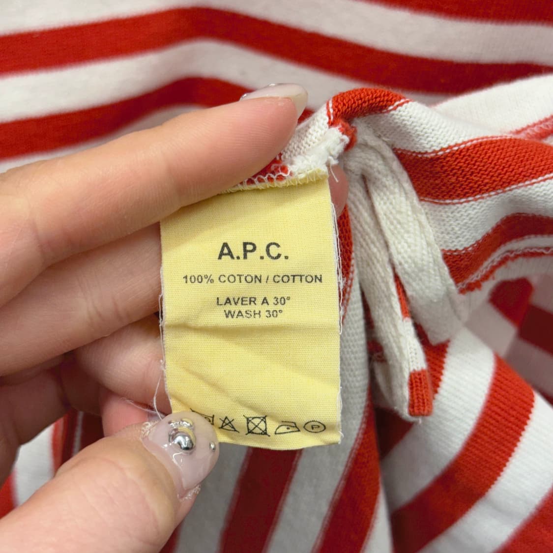 아페쎄 스트라이프 반팔 티셔츠 자수 로고 디테일 레드 화이트 상품이미지8