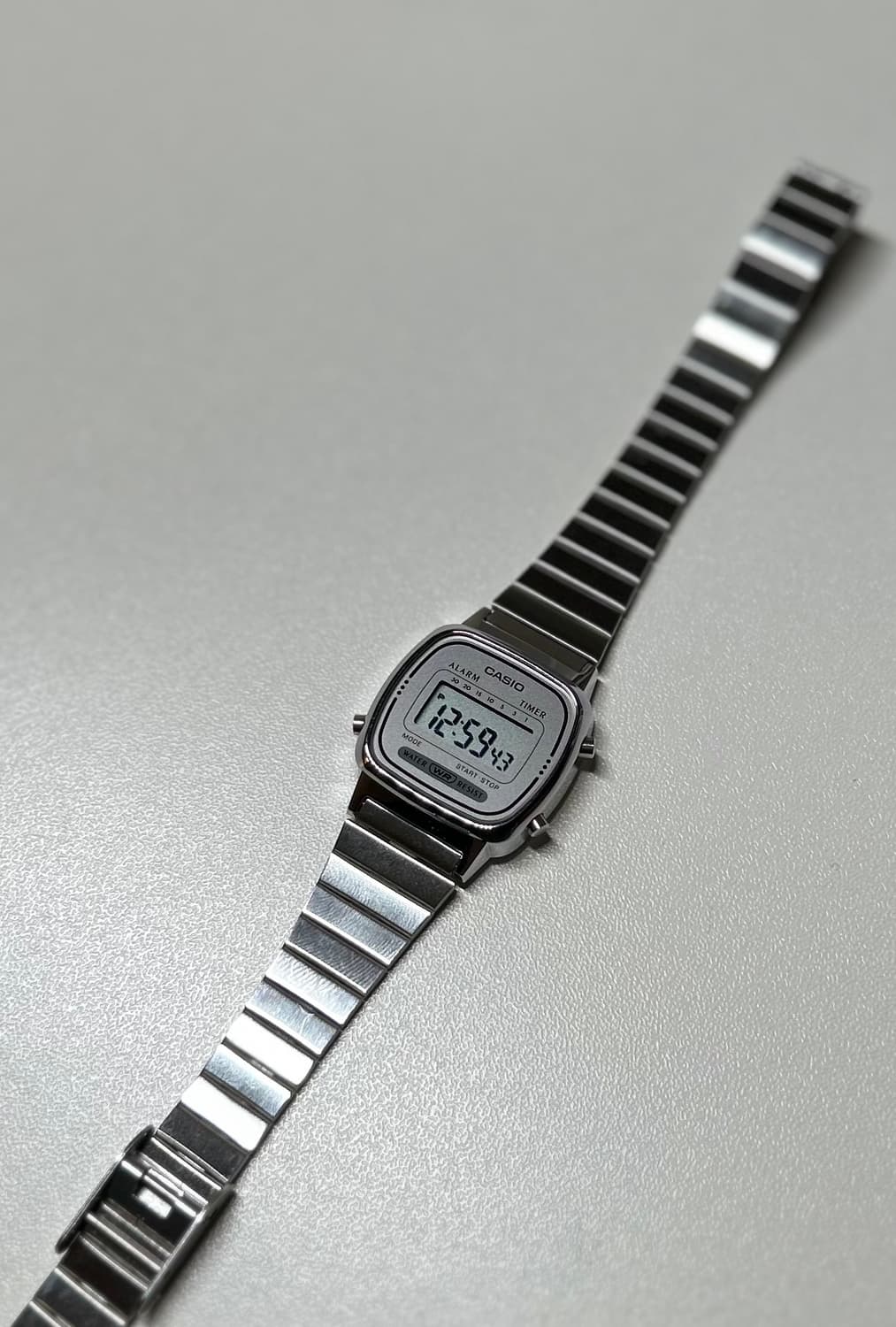 카시오 메탈 시계 미니멀 LA670W 상품이미지1