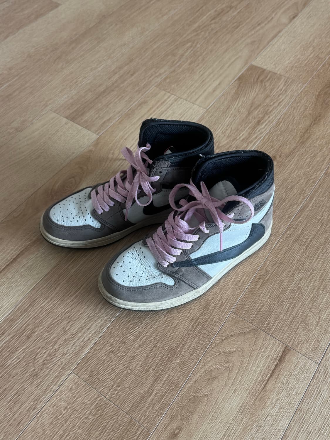 나이키 에어조던1 하이 트래비스스캇 240cm 상품이미지1