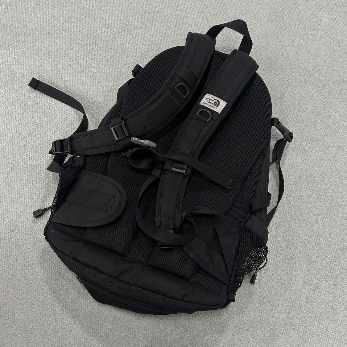 노스페이스 콰사 블랙 백팩 상품이미지2