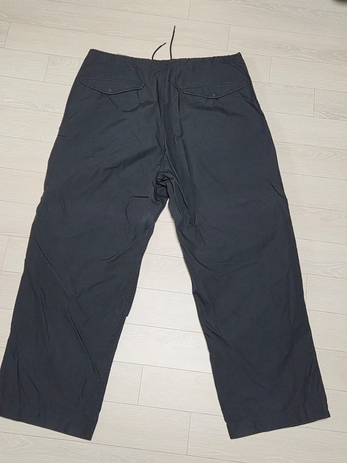 Uniqlo U 와이드핏 파라슈트 팬츠 상품이미지2