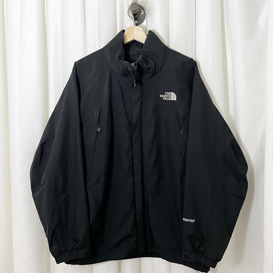 노스페이스 블랙 고어텍스 윈드브레이커 상품이미지1