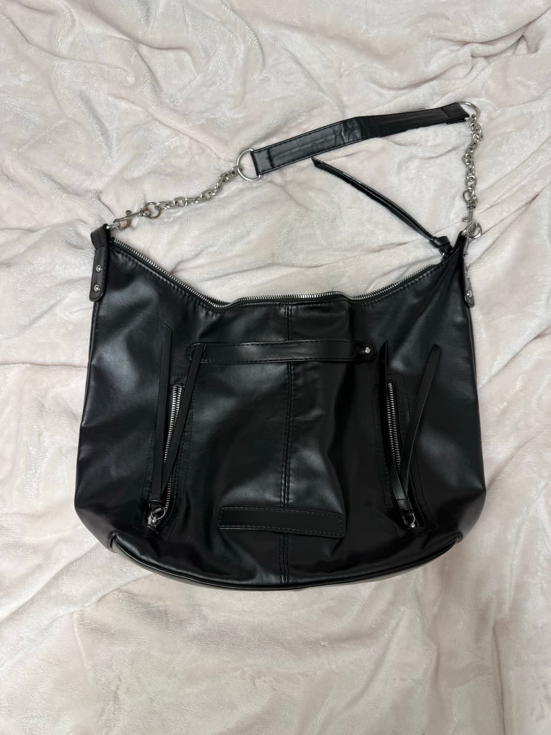 벨벳하우스 블랙 레더 숄더백 상품이미지1