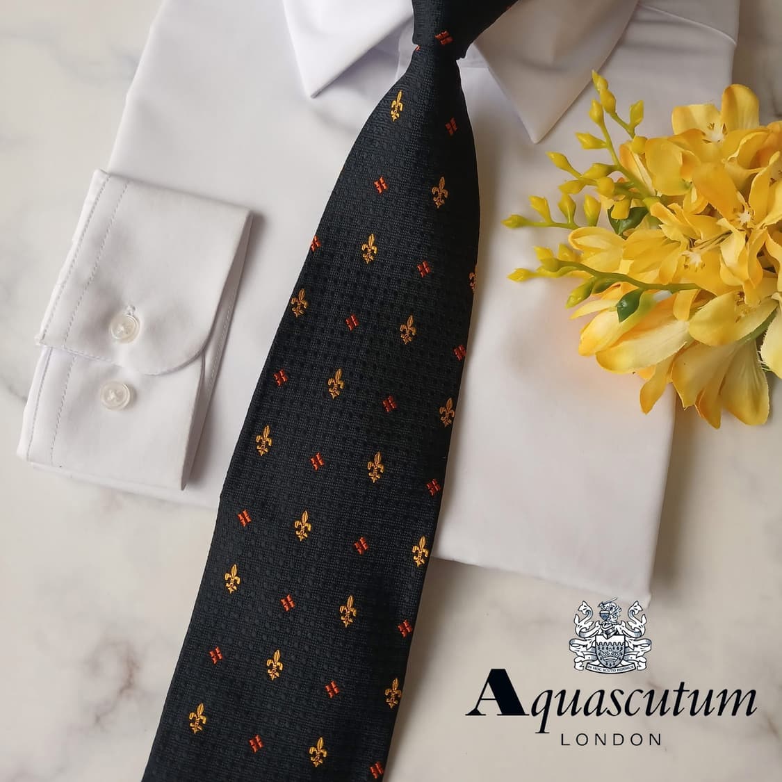 아쿠아스큐텀 실크 블랙 골드 모티브 넥타이 9.8cm A등급 A19125 상품이미지1