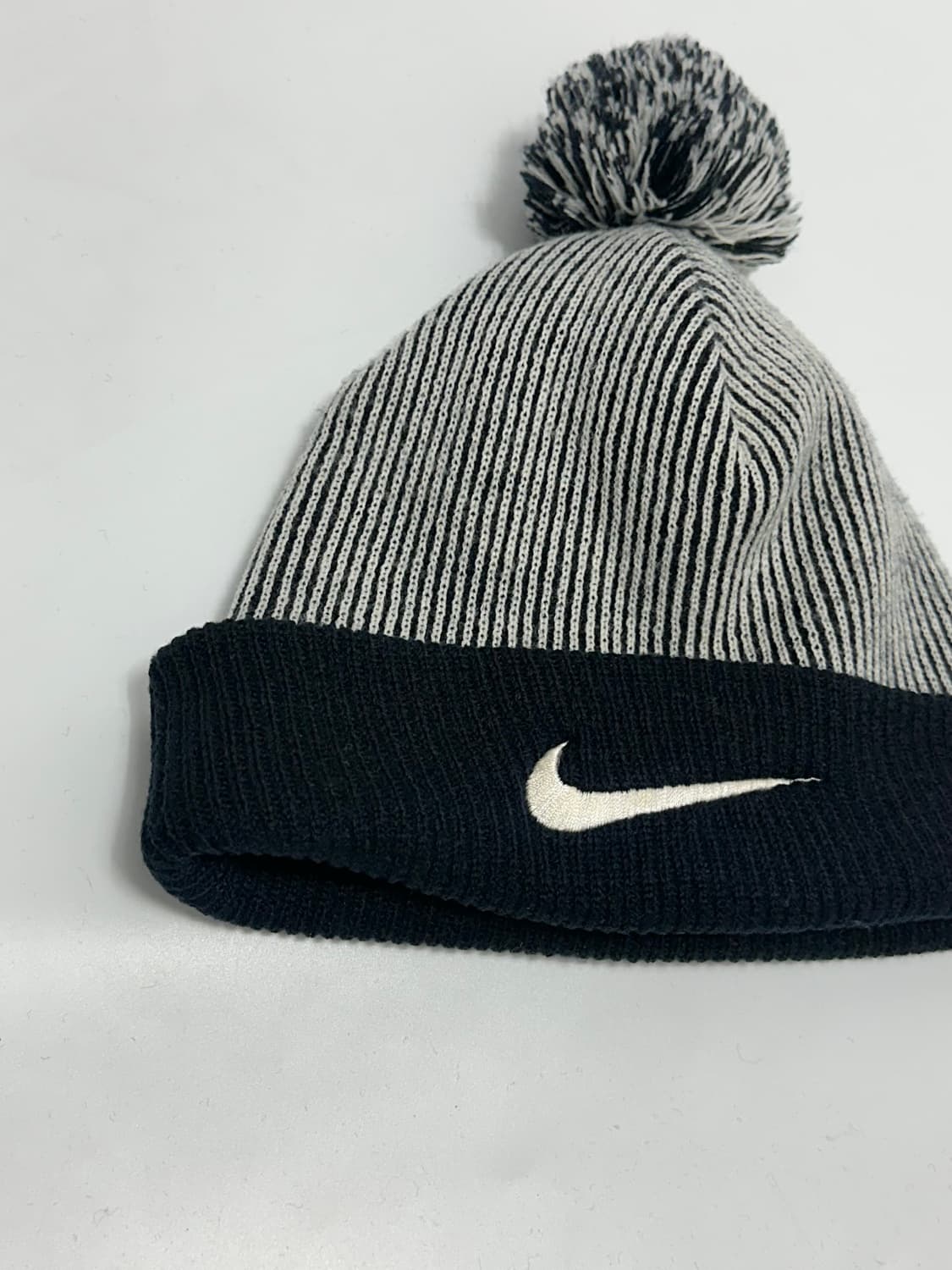 나이키 90s 스우시 방울 비니 상품이미지2