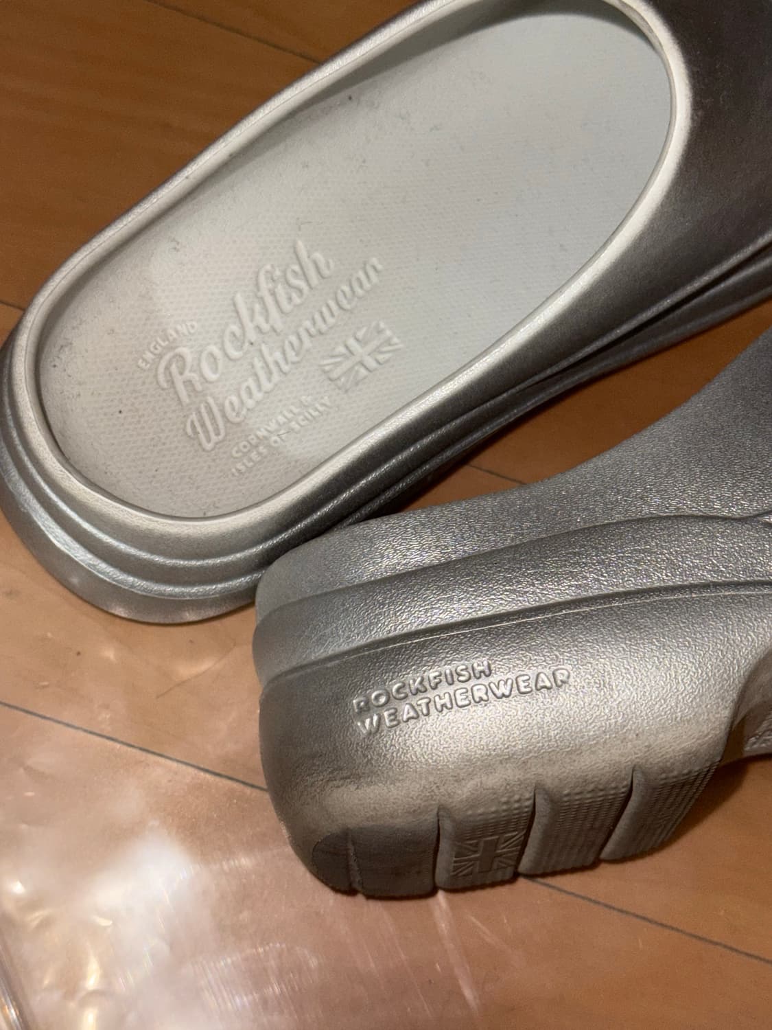 락피쉬웨더웨어 헤이든 글로시 클로그 슬리퍼 실버 240 상품이미지2