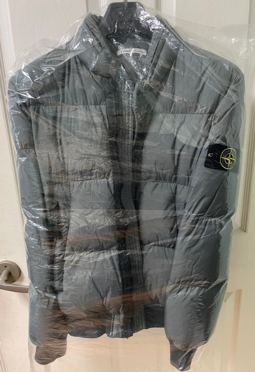 스톤아일랜드 크링클랩스 숏패딩 그레이 M사이즈 상품이미지1