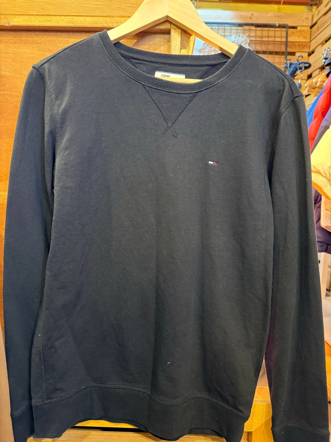 타미힐피거 블랙 맨투맨 상품이미지1