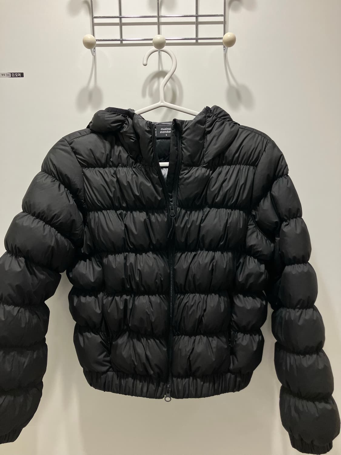 무신사스탠다드 우먼즈 후디드 셔링 경량패딩 S 상품이미지2