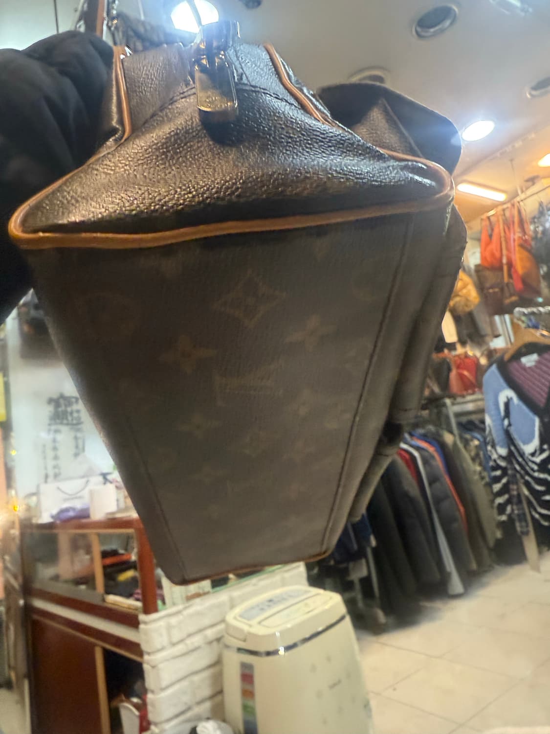 정품 루이비통 맨하탄 PM 토트백 팝니다 상품이미지5