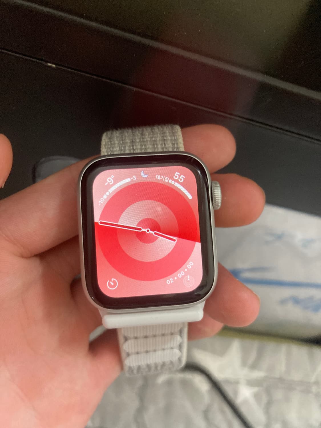 애플워치 se 랑 파라점퍼스 니트 패딩 교신 구해요 상품이미지1