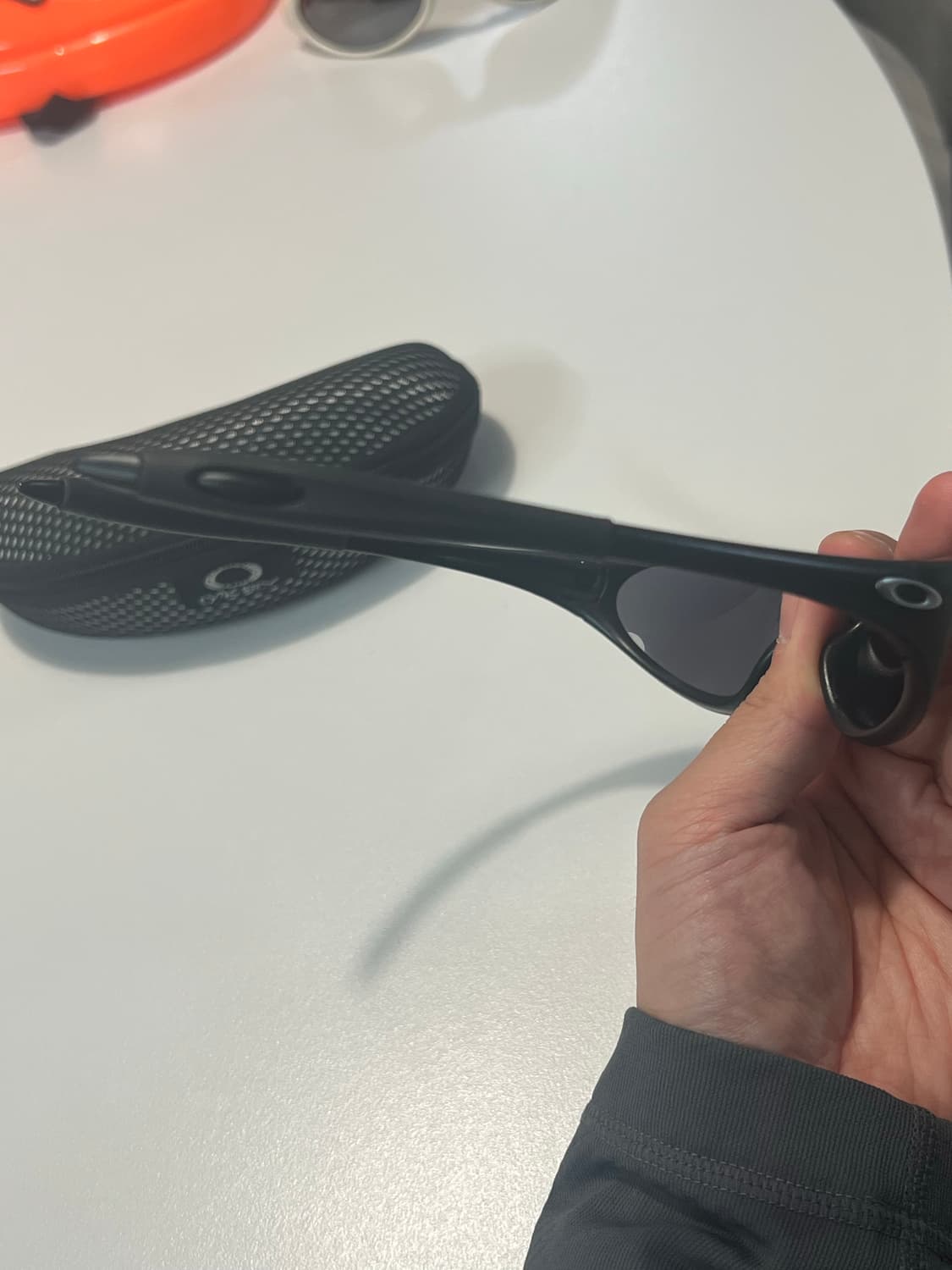 오클리 빈티지 oakley 미뉴트 1.0 매트블랙 상품이미지5