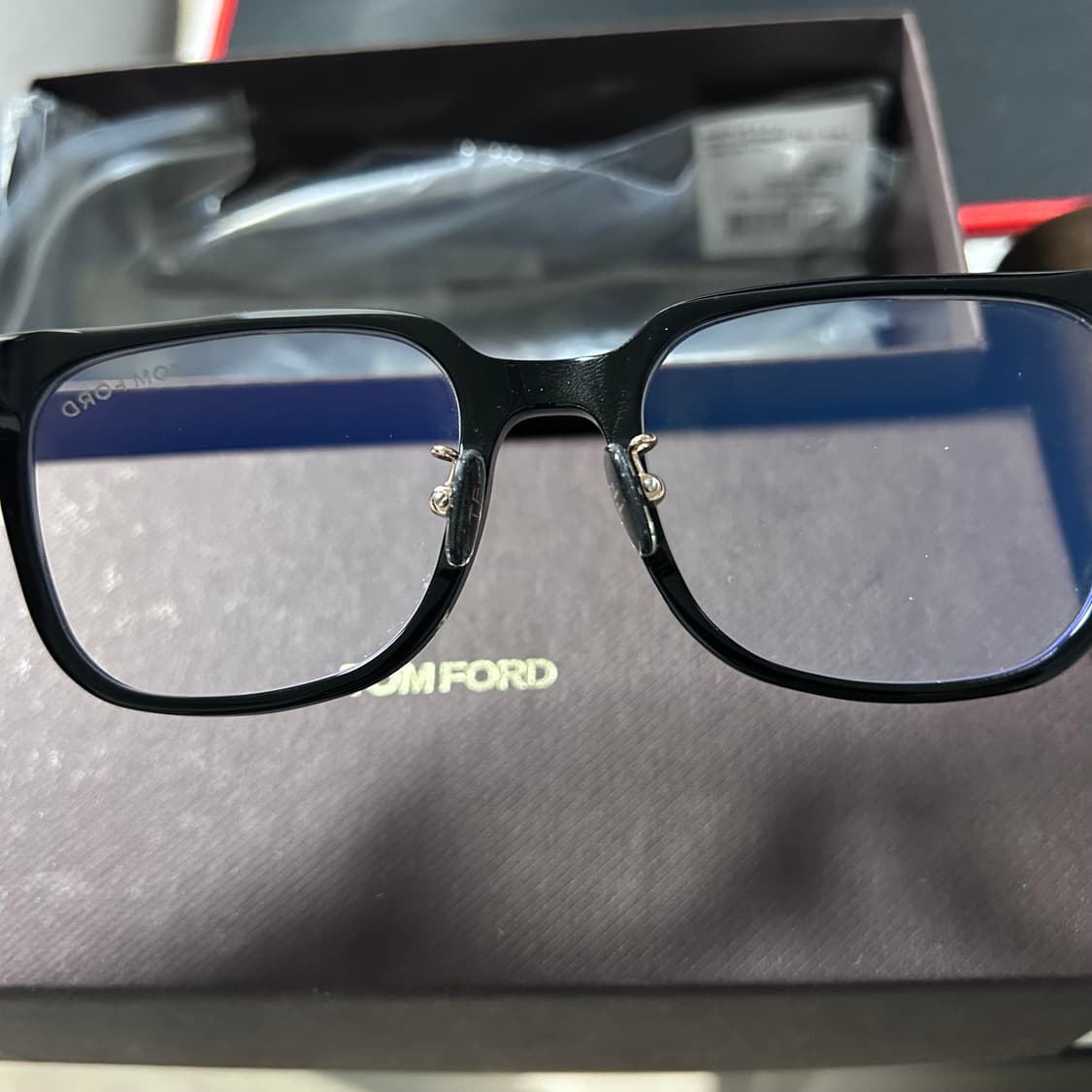톰포드 뿔테 안경 블랙 상품이미지2
