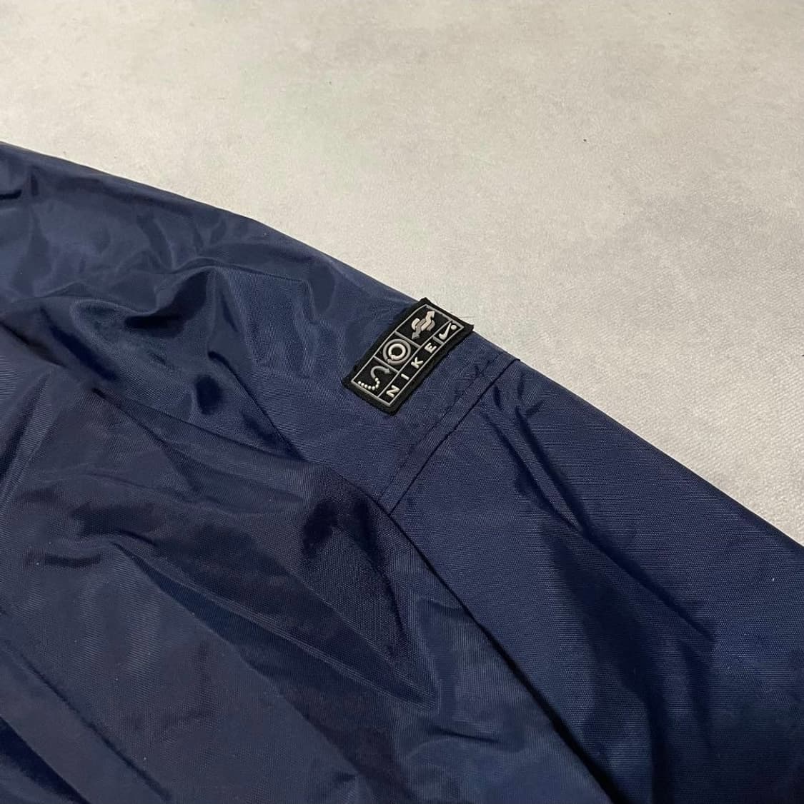 2000s 나이키 테크 바람막이 자켓 상품이미지10