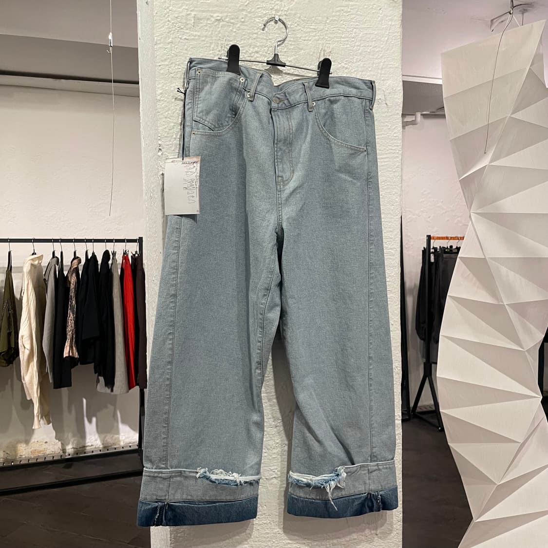 마리나 이 25ss 폴디드 오버사이즈 데님팬츠 상품이미지1