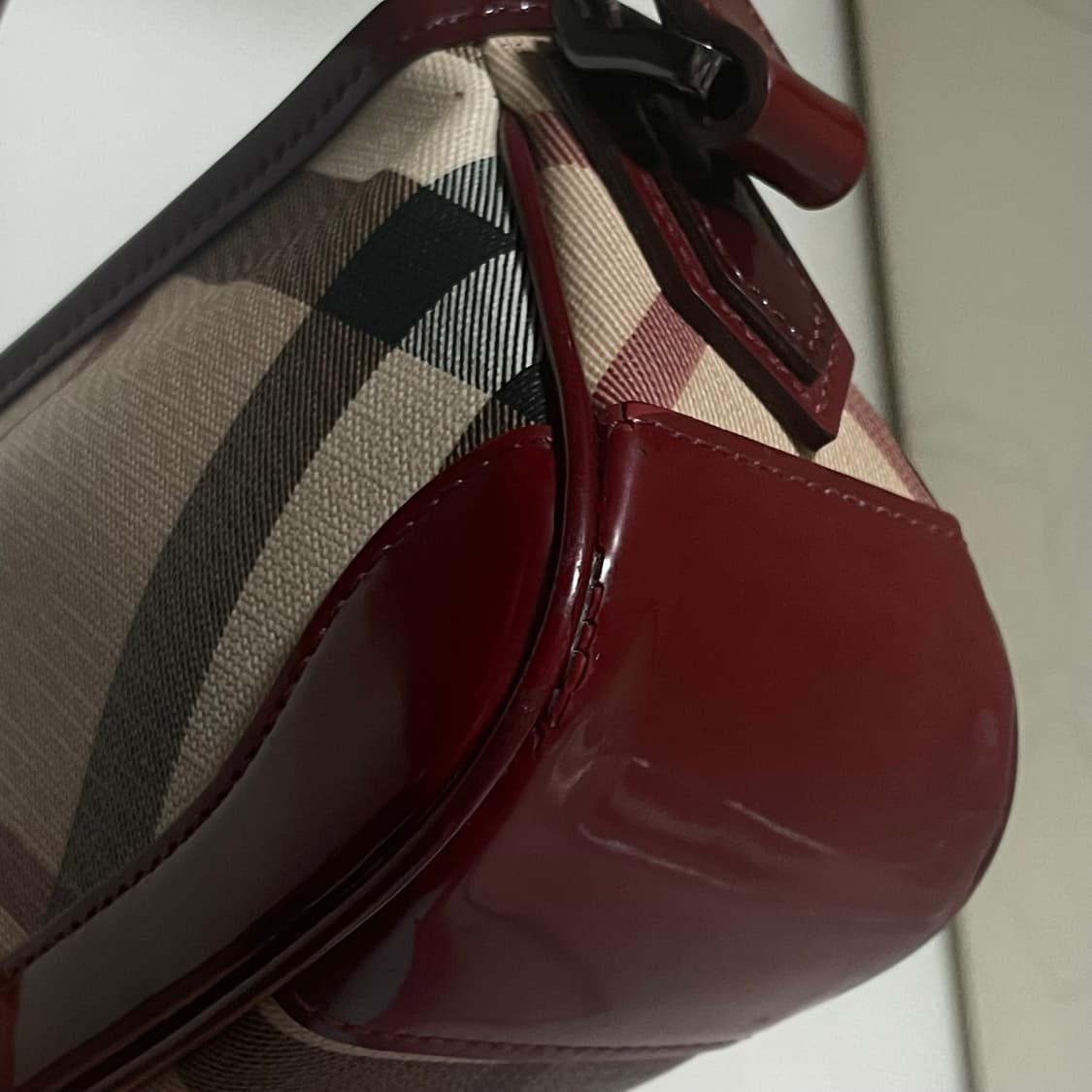 버버리 노바 체크 버건디 숄더백 가방 상품이미지5