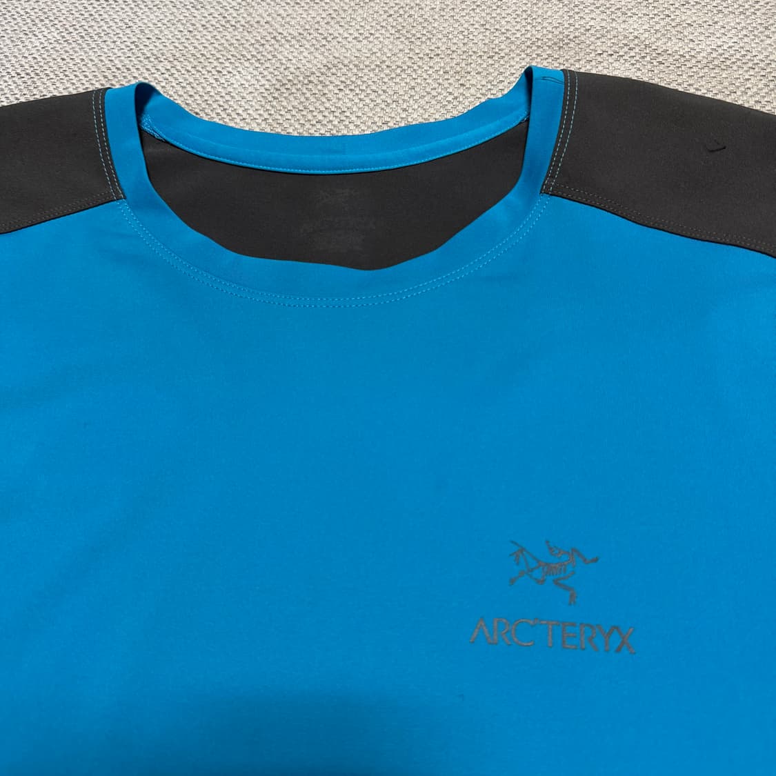 아크테릭스 트레이닝 롱 슬리브 상품이미지2