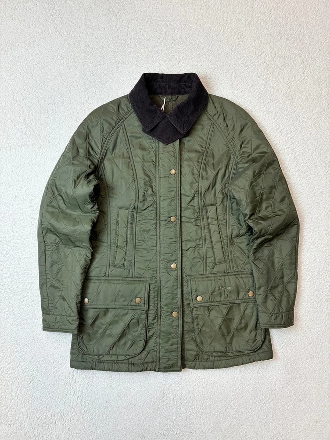 바버 23FW 비드넬 폴라 퀼트 재킷 PN6284 상품이미지1
