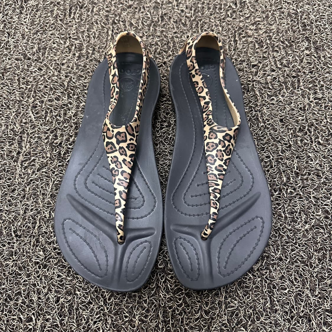 크록스 레오파드 호피 쪼리 샌들 W7 상품이미지1