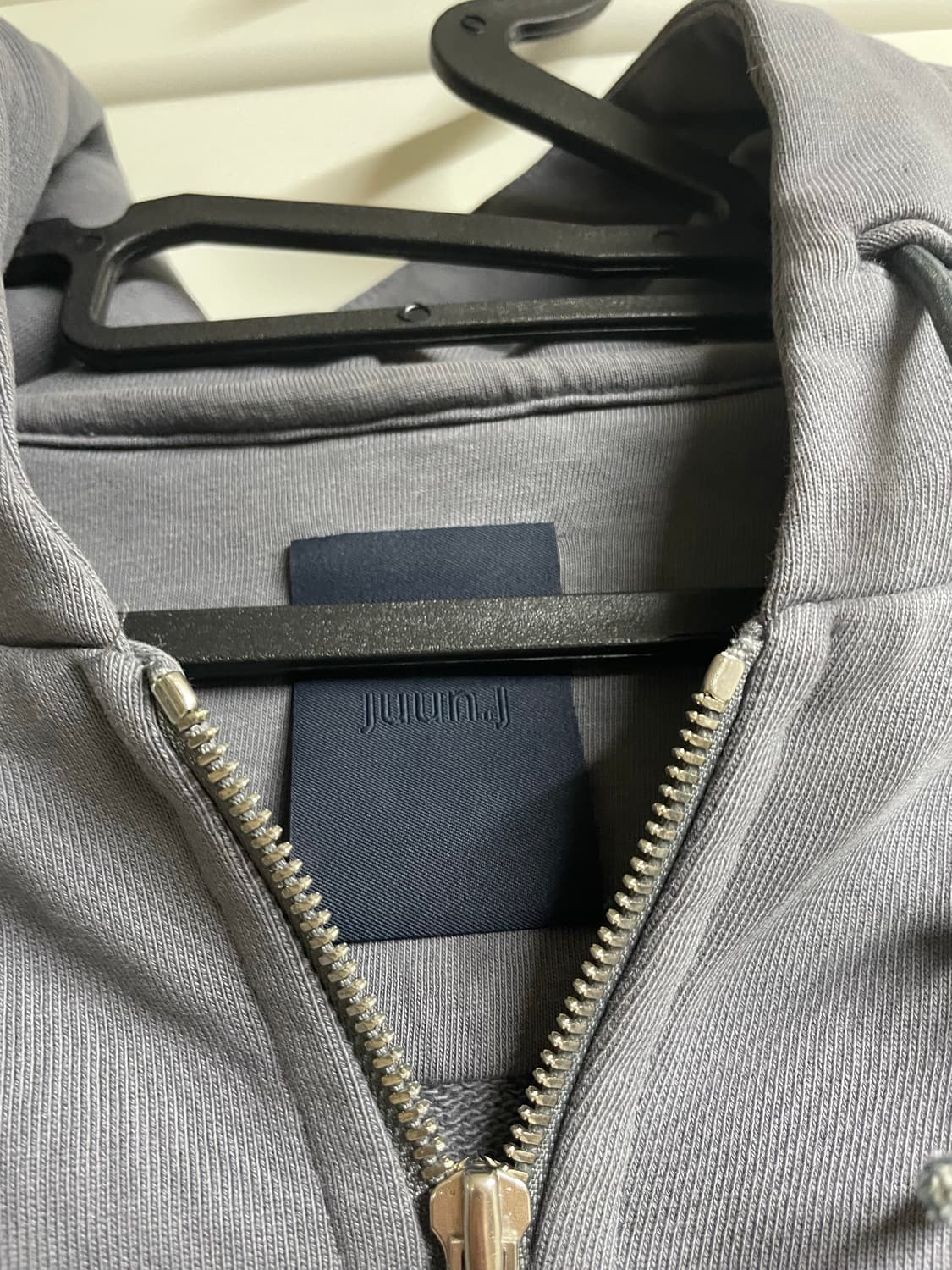 준지 페르소나 로고 자수 후드 집업 그레이 상품이미지4