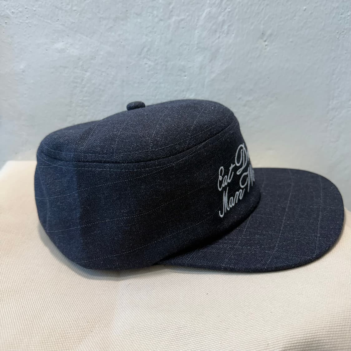 네이비 체크보드 레터링 필박스 캡 상품이미지5