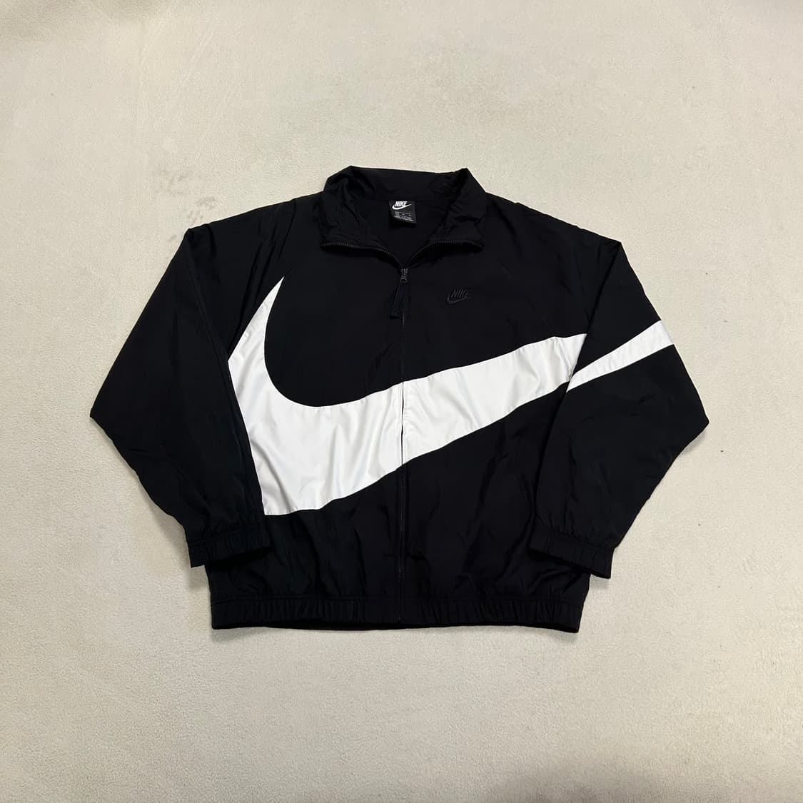 Nike Black Big Swoosh Windbreaker 상품이미지4