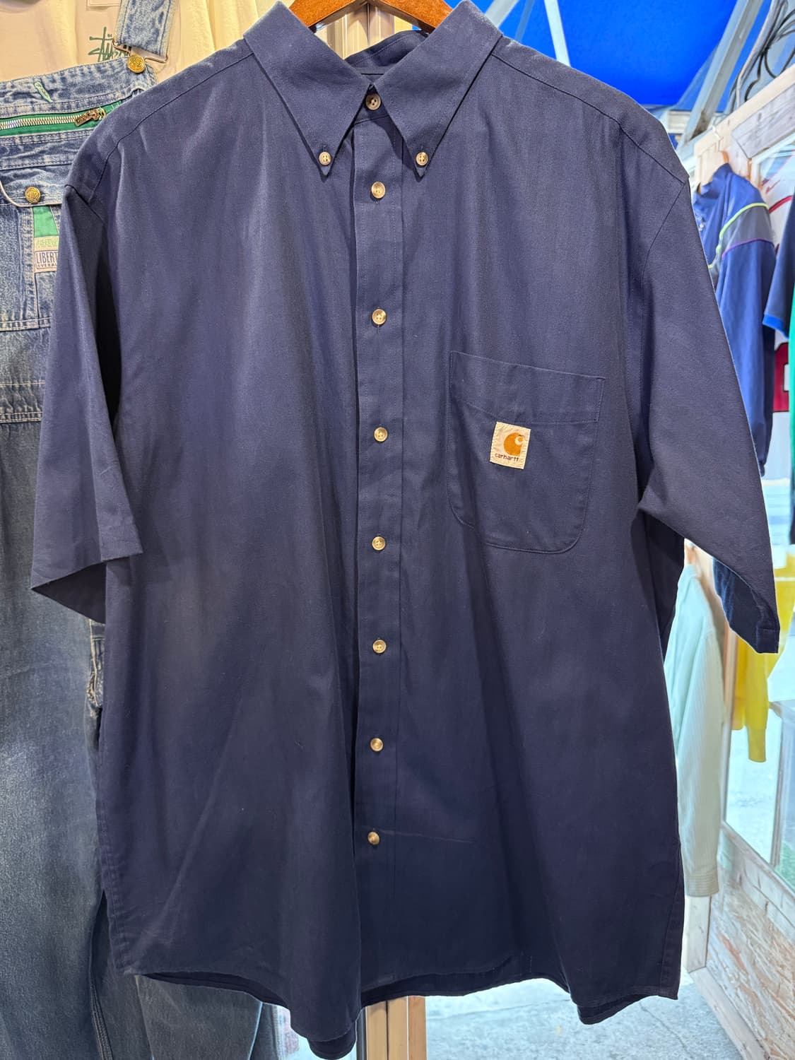 칼하트 네이비 반팔셔츠 상품이미지1