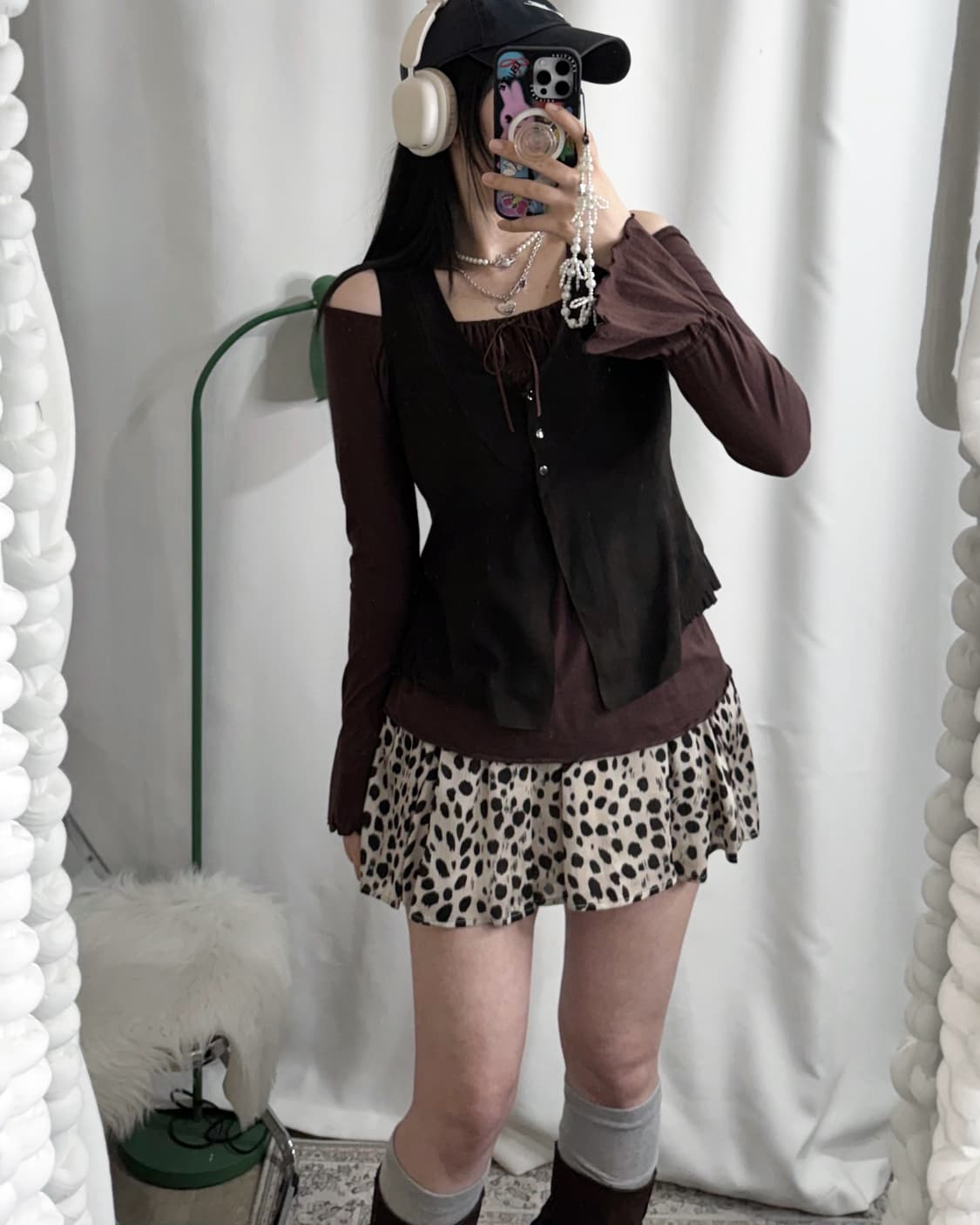 딥 브라운 웨스턴 무드 플리츠 베스트 상품이미지1