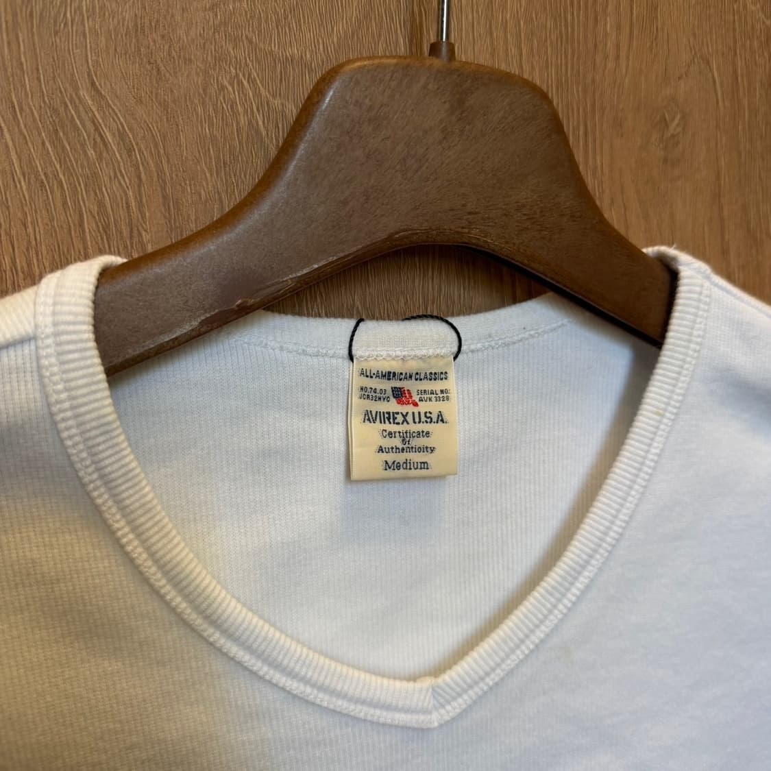 아비렉스 코튼 반팔 티셔츠 브이넥 무지 디테일 레귤러핏 화이트 상품이미지6