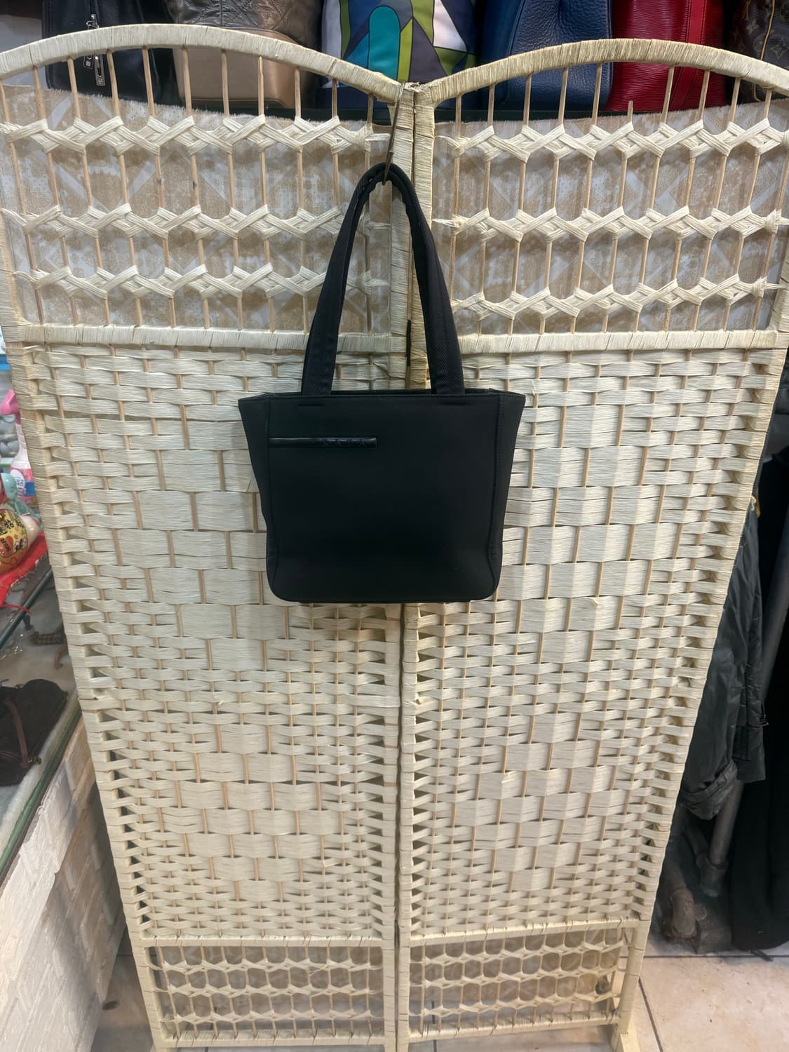 정품 프라다 나일론 미니 토트백 팝니다 상품이미지1