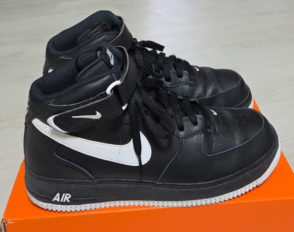 나이키 에어포스1 07 미드 검흰 상품이미지4