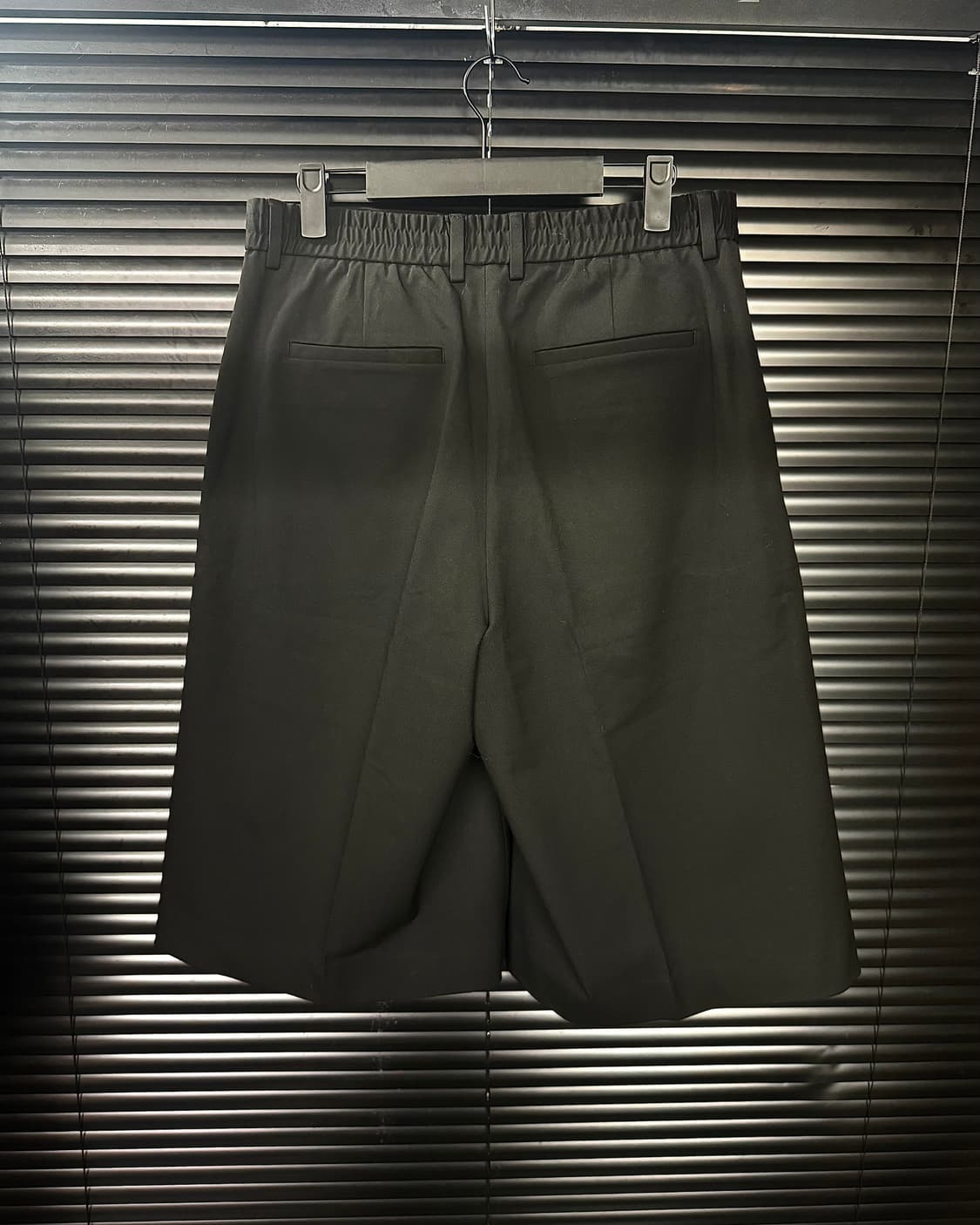 무신사 스탠다드 무탠다드 원턱 슬랙스 버뮤다 반바지 쇼츠 30 밴딩 블랙 상품이미지5