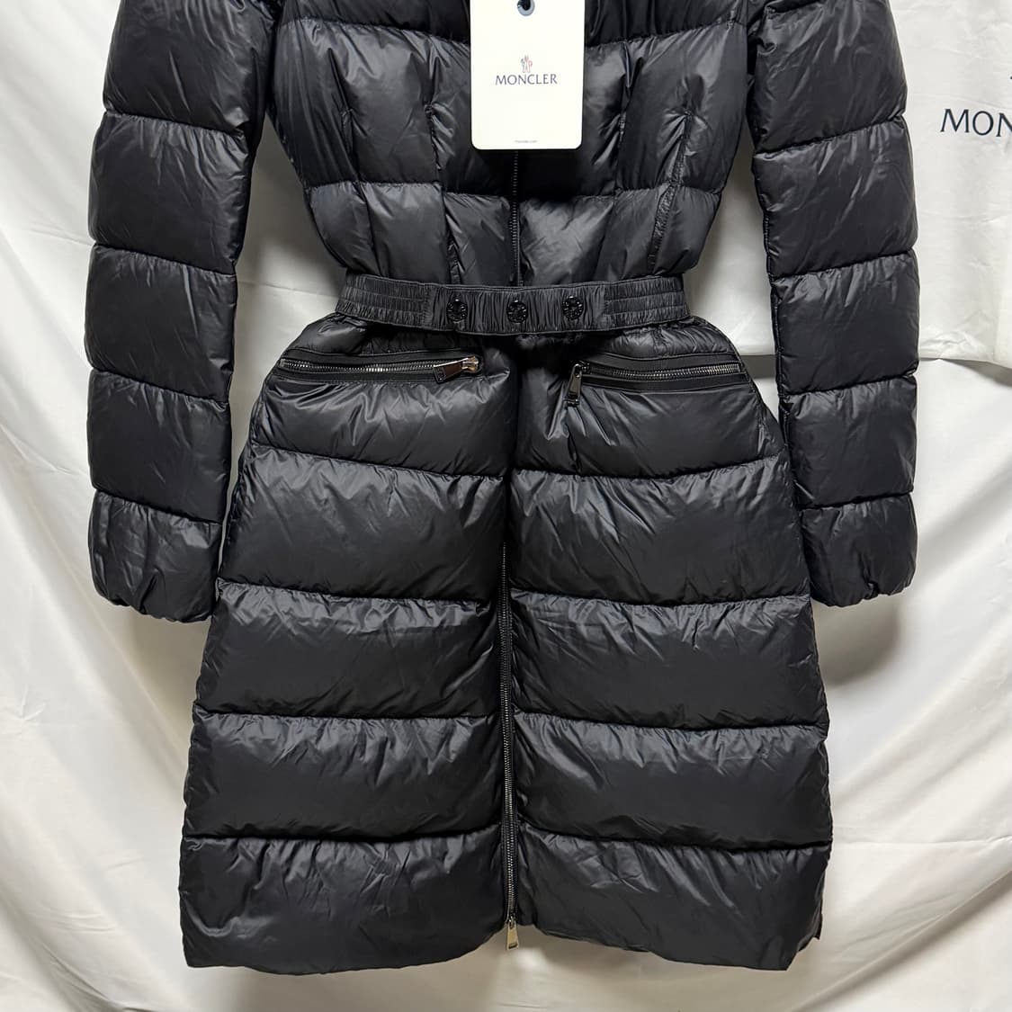 [S+급/00] 몽클레어 보에딕 여성패딩 블랙 폭스퍼 풀구성 상품이미지3