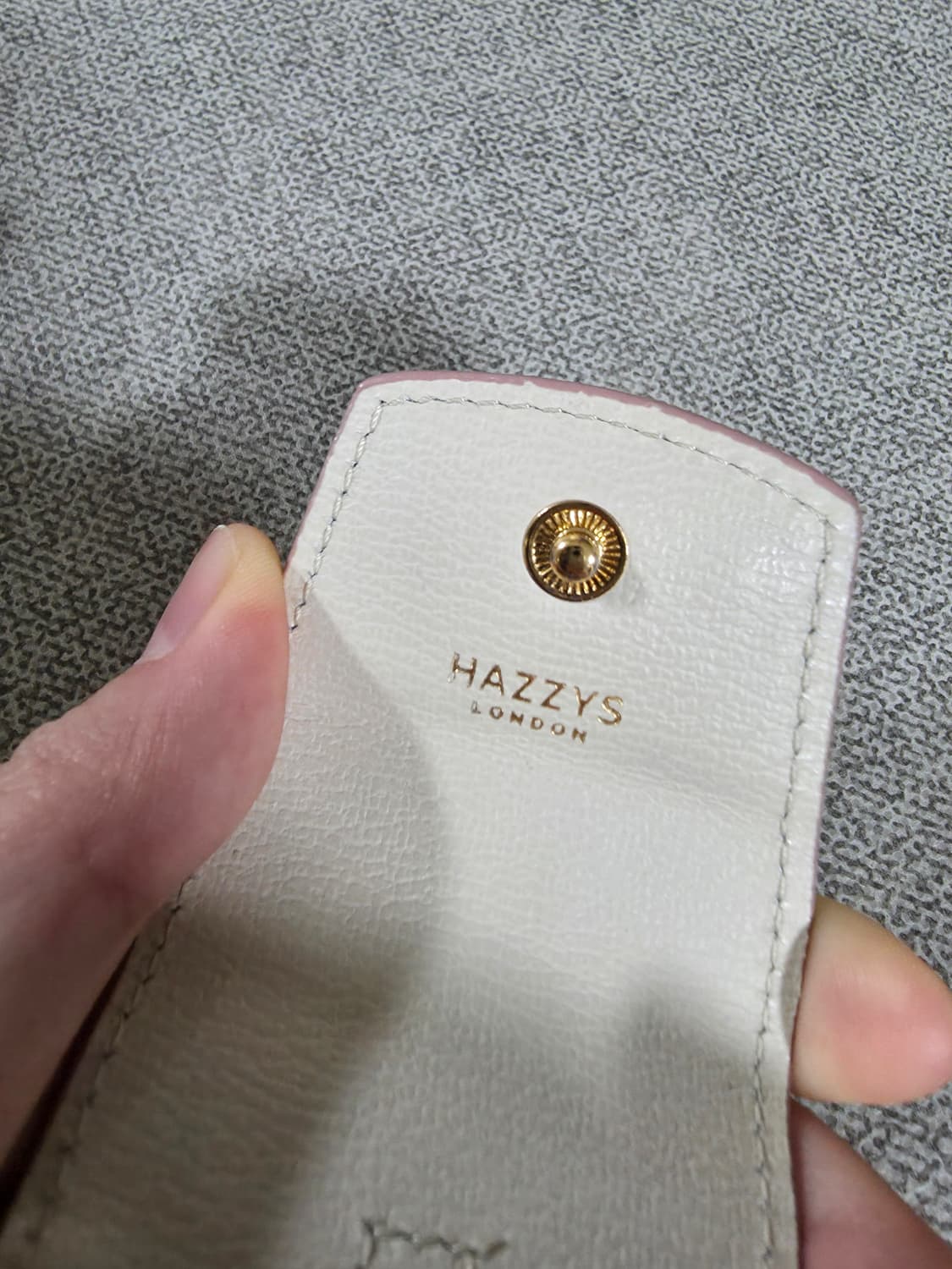 [급처/헤지스] 에어팟 케이스 상품이미지5