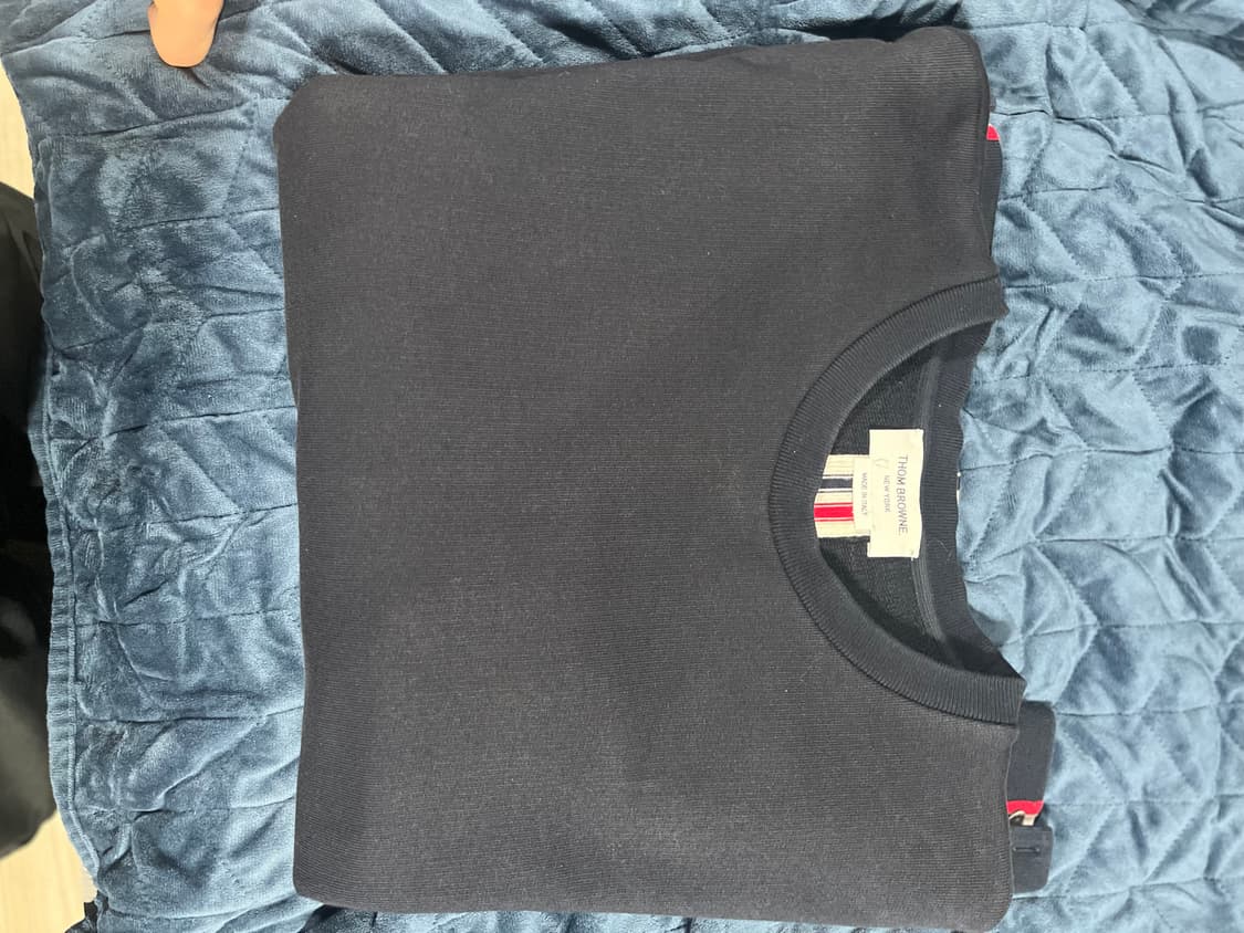 톰브라운 백 스프라이트맨투맨 3 상품이미지1